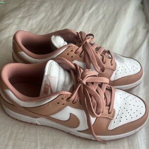 Nike Dunk Low sneakers